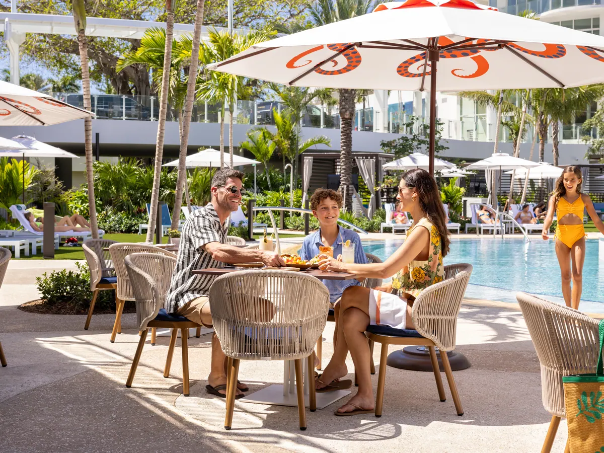 Family lunch on the Saltbreeze pool deck